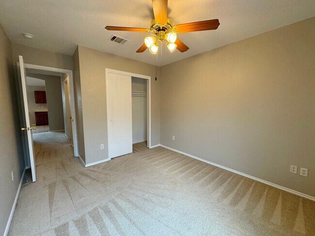 Building Photo - 126 Salado Dr