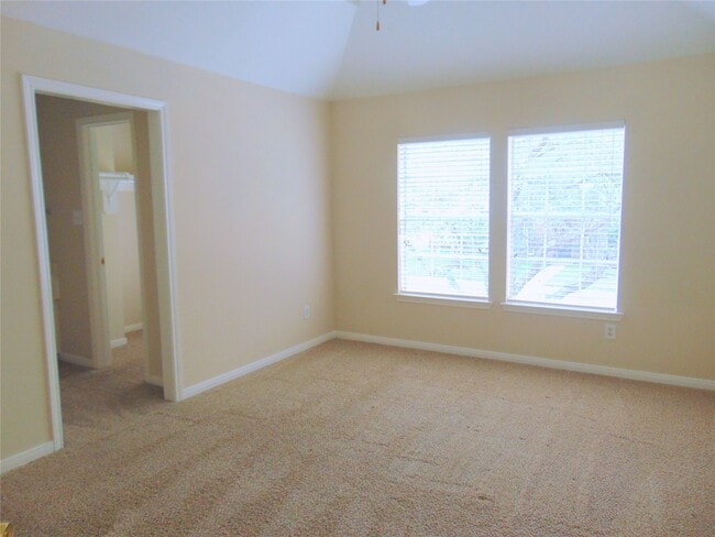 Building Photo - 1739 Lakewinds Dr