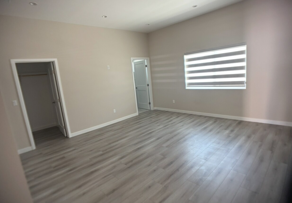 Building Photo - 8703 Cranford Ave