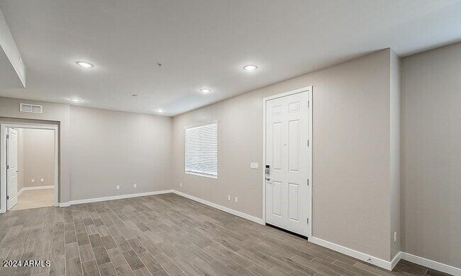 Building Photo - 155 N Lakeview Blvd