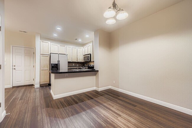 Building Photo - Gorgeous 2BD/2.5BA home located in Northglenn, CO! Available 9/4/26!