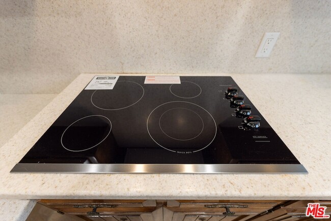 Building Photo - 4360 Kraft Ave