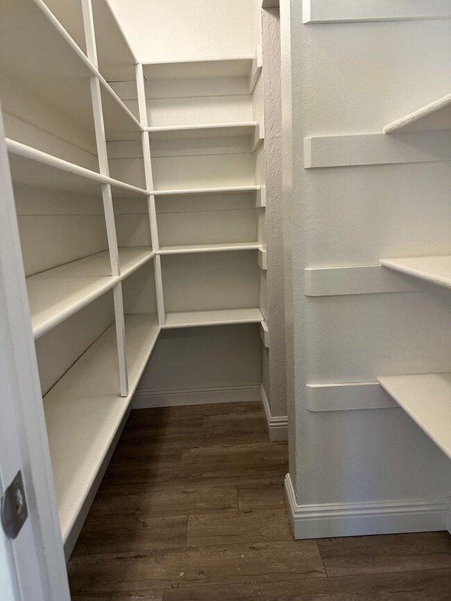 Building Photo - Your Next Chapter Starts Here - Convenient Redding Location!