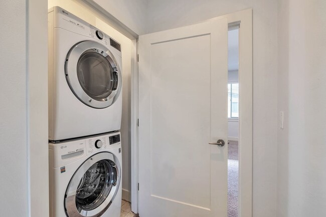 Building Photo - 309 S 47th St