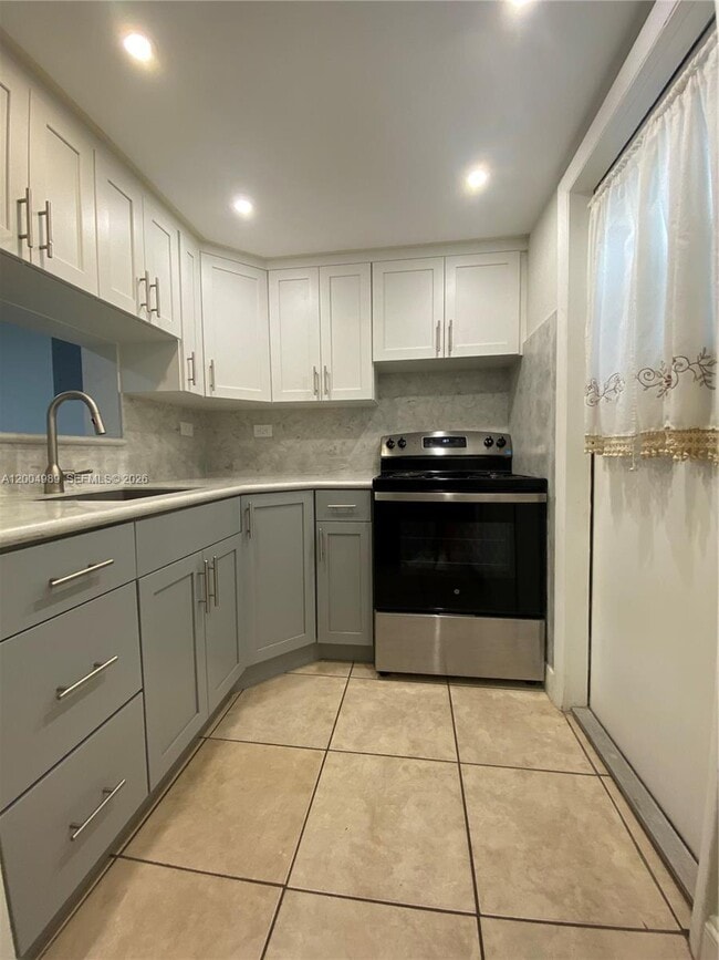 Building Photo - 234 Antiquera Ave