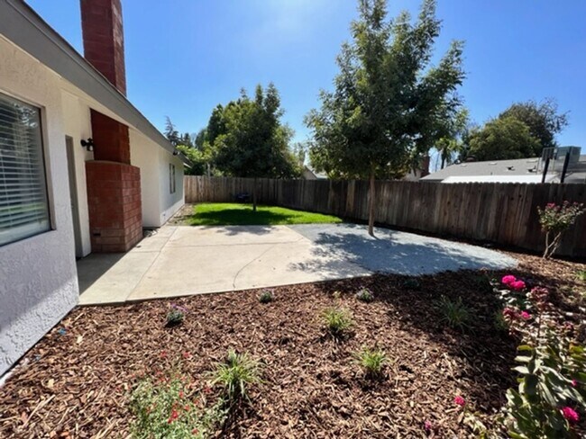 Building Photo - 1521 Cottonwood Ct S