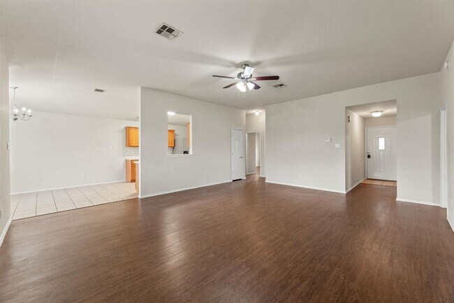 Building Photo - 4807 Golden Gate Dr