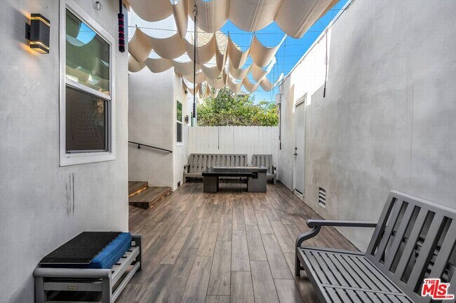 Building Photo - 9343 W Olympic Blvd