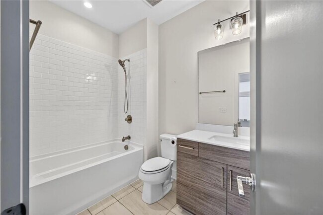 Building Photo - 1214 Chelsea Cir NW