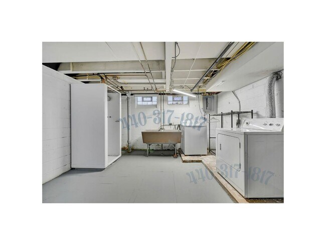 Building Photo - 6903 Thornton Dr