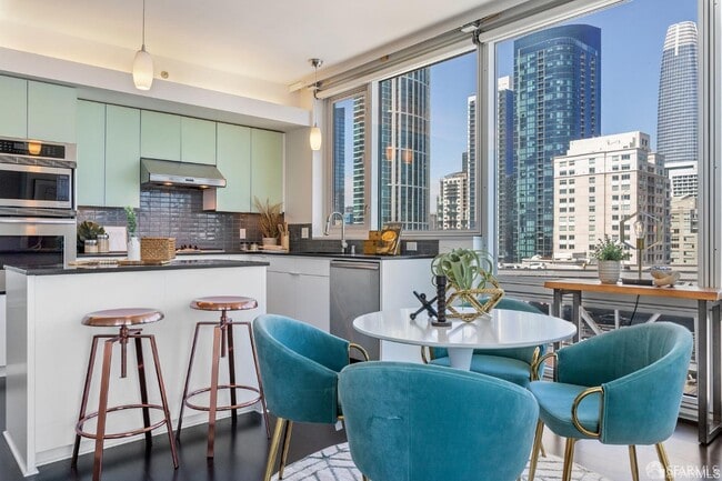 Building Photo - 501 Beale St