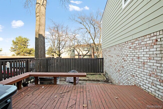 Building Photo - 2050 Wickham St