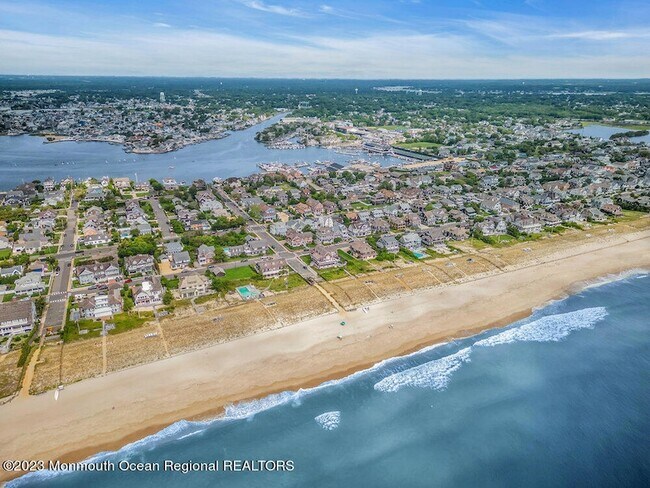 Building Photo - 683 Main Ave