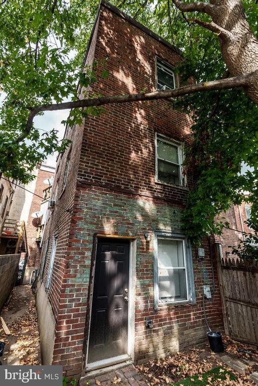 Building Photo - 428 Dickinson St