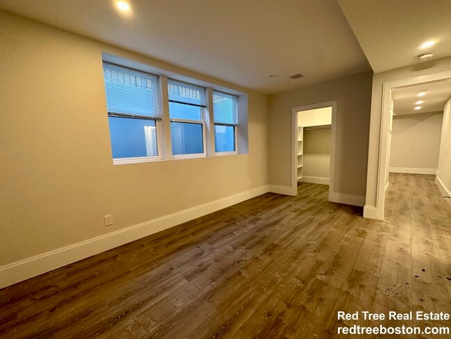 Building Photo - 14 Porter St