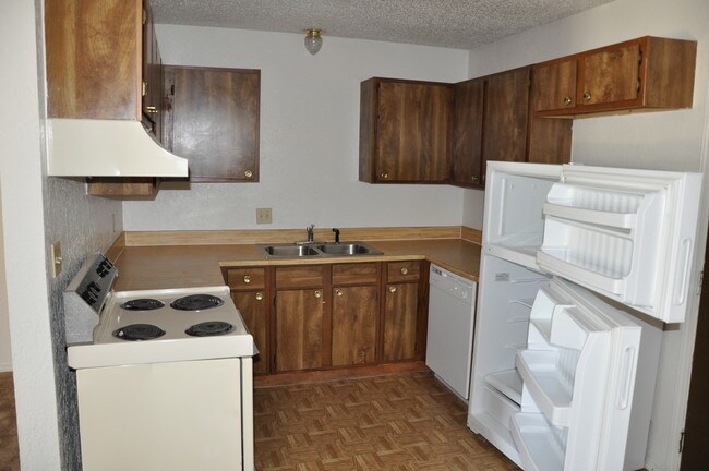 Kitchen - 10 SW 69th St