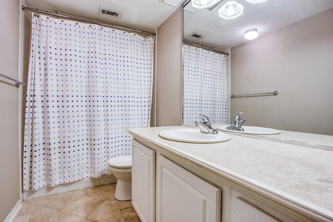 Building Photo - 5937 E University-227