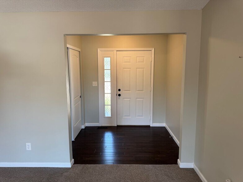 Building Photo - 1108 Amberglen Dr