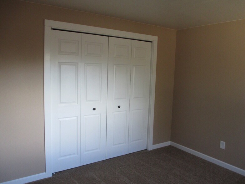 Building Photo - 3322 NE Lancaster St