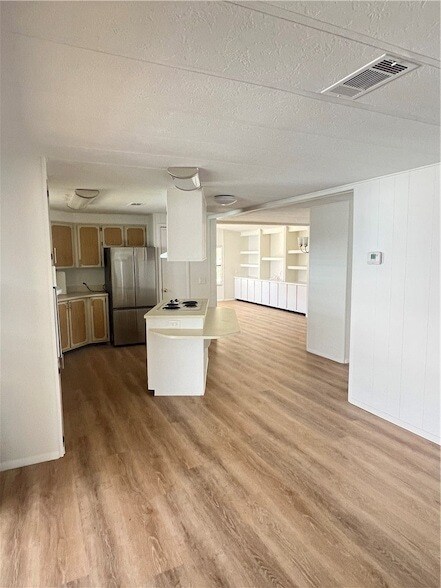 Building Photo - 812 Oleander Cir