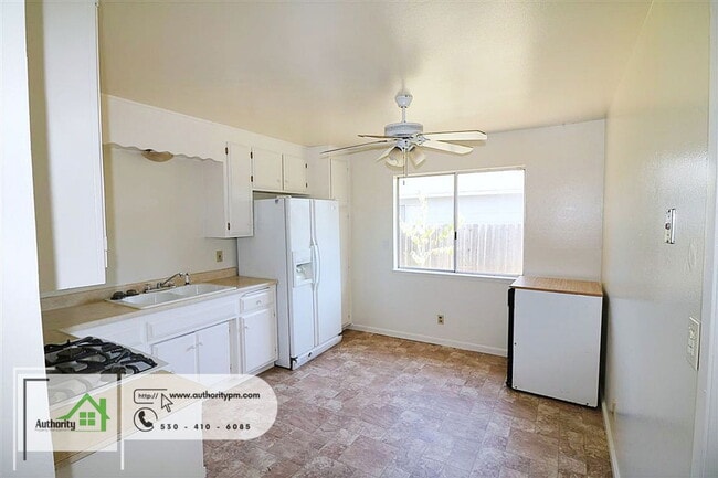 Building Photo - 2121 Deimos Ct