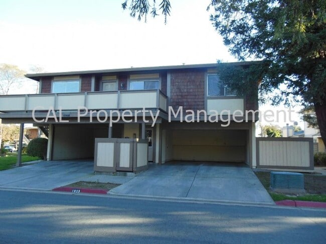 Building Photo - Condo for rent in North Salinas!