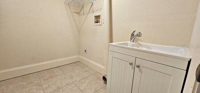 Building Photo - 2871 Coral Way