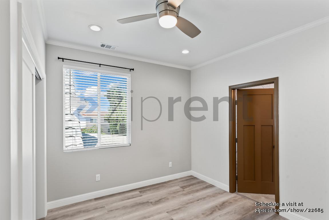 Building Photo - 1419 Flickinger Ave