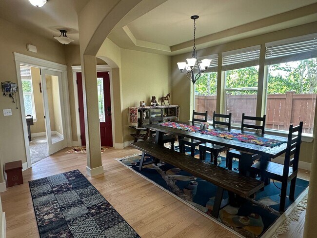 Building Photo - 4405 Cashmere Dr NE