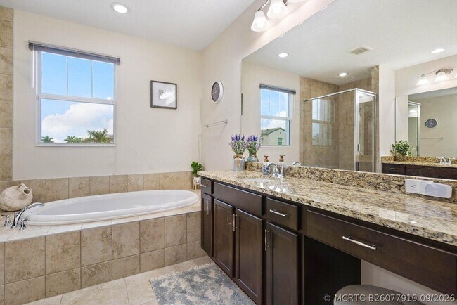 Building Photo - 16310 Oakview Dr