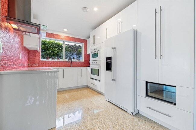 Building Photo - 2121 Red Rd