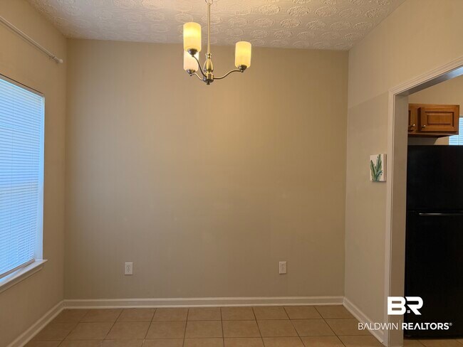 Building Photo - 1153 Sloane Cove