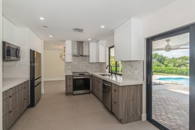 Building Photo - 7001 SW 126th St