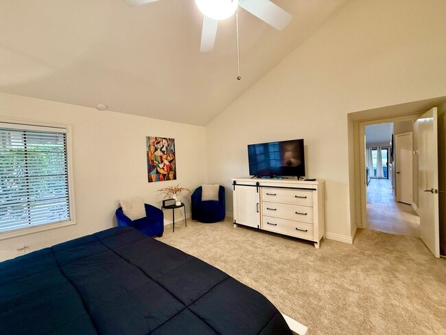 Building Photo - 77584 Woodhaven Dr N