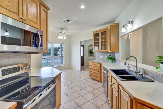 Building Photo - 203 Dunkeld Dr
