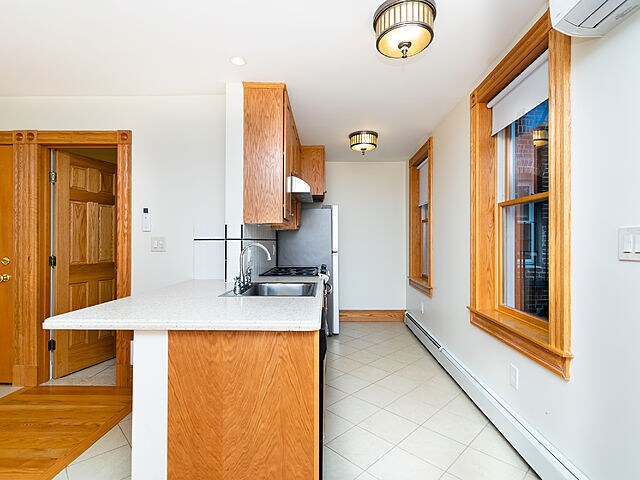 Primary Photo - 25 Phillips St