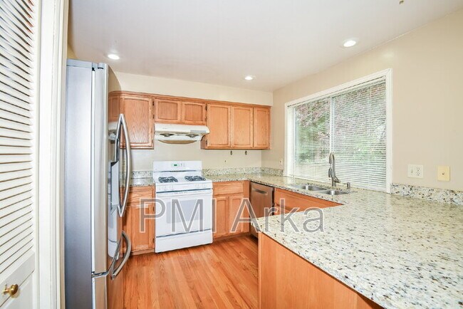Building Photo - 24809 SE 37th Pl