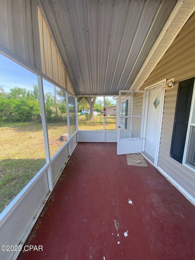 Building Photo - 9725 Bear St