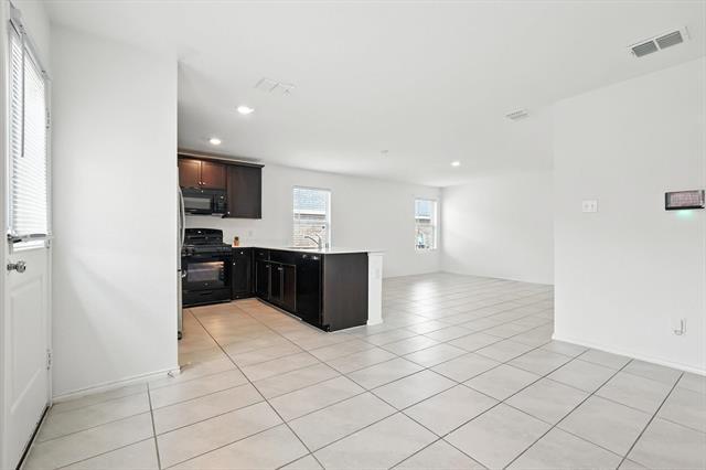 Building Photo - 1653 Bluffview Dr