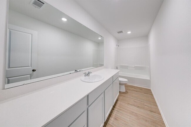 Building Photo - 20930 Zuccala Dr