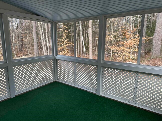 Building Photo - 108 S Bennington Rd