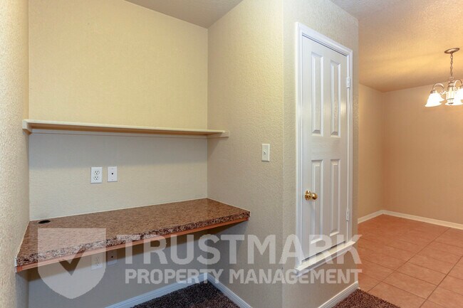 Building Photo - 4202 Elms Run Cir