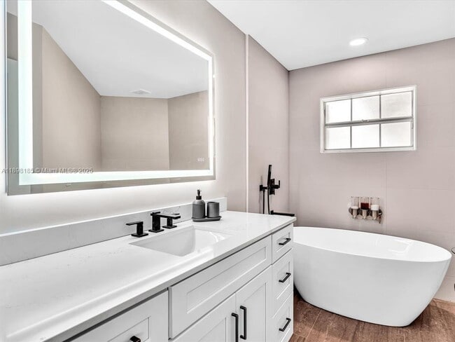 Building Photo - 2970 Myrtle Oak Cir