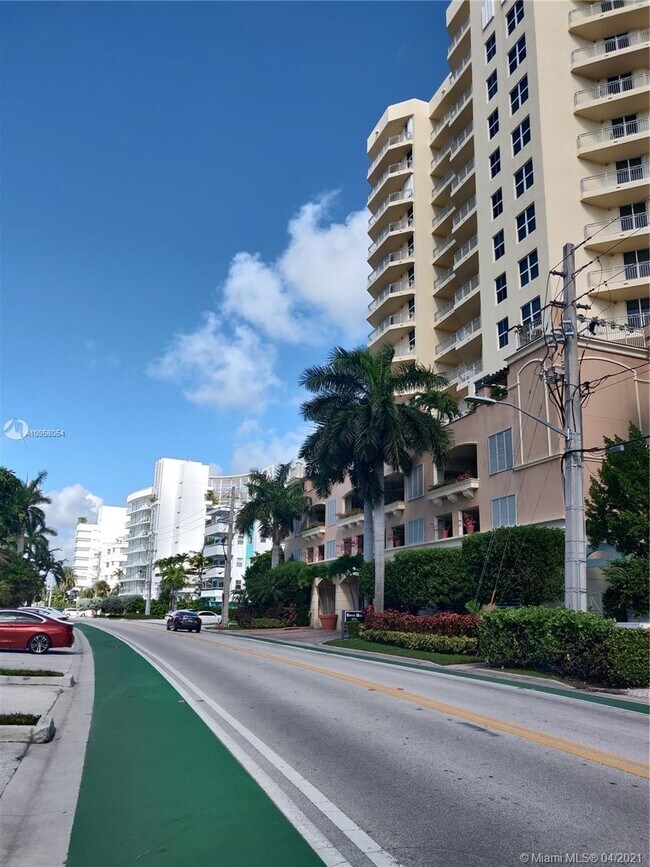 Building Photo - 9700 W Bay Harbor Dr