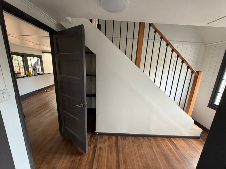 Building Photo - 16401 Hwy 99