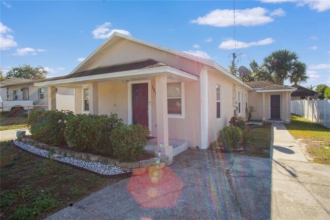 Building Photo - 1205 Ave F