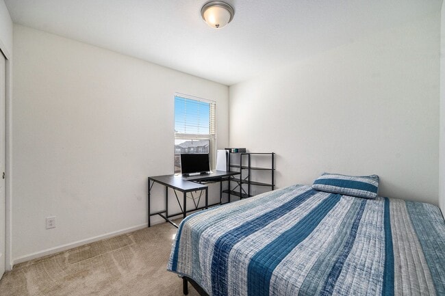 Building Photo - Modern Paired Home in the highly sought after Baseline neighborhood of Broomfield, CO! This beaut...