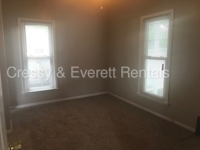 Building Photo - 4 bedroom in Mishawaka
