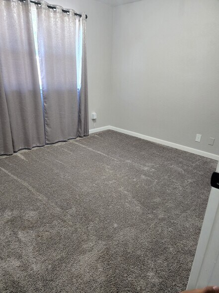 1st bedroom - 3324 Arlington St