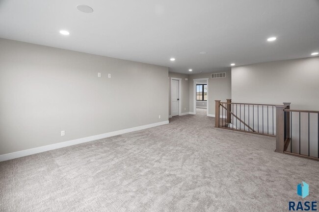 Building Photo - 1137 N Thompson Ave